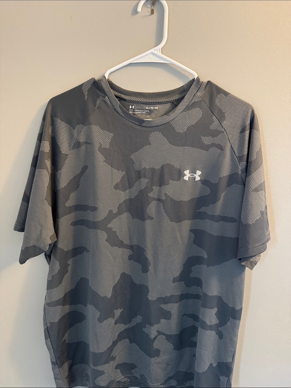 Under Armour Men’s Gray Camo Short Sleeve Performance Tee